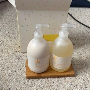 Arbonne Spiced Vanilla Chai Hand Care Duo